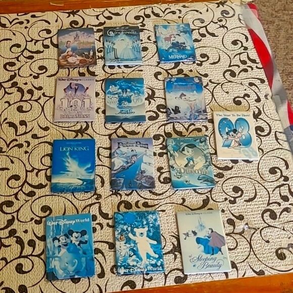Walt Disney  Magnet Collection - Picture 1 of 7